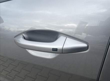 Kia - K4