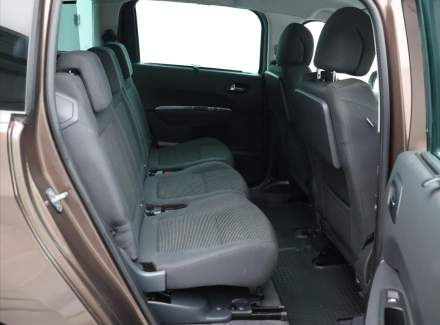 Peugeot - 5008