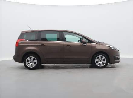 Peugeot - 5008