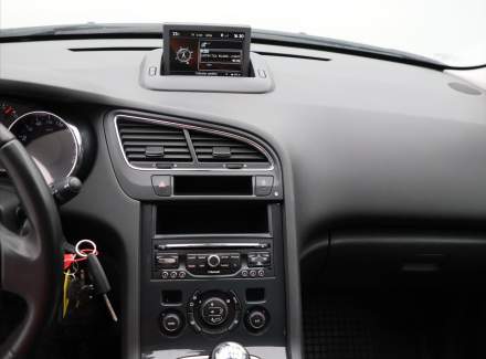 Peugeot - 5008