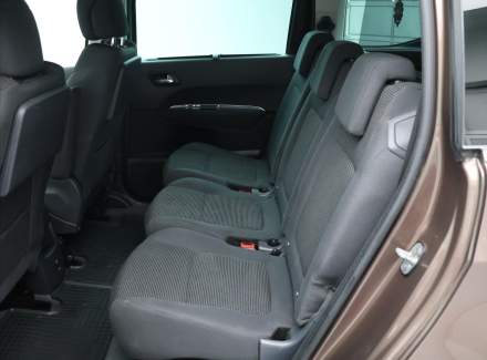 Peugeot - 5008