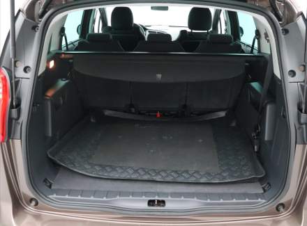 Peugeot - 5008