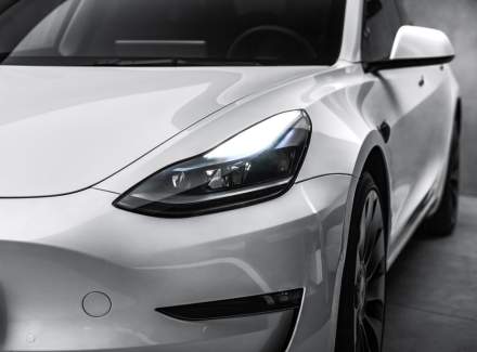 Tesla - Model 3