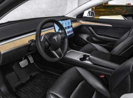 Tesla - Model 3