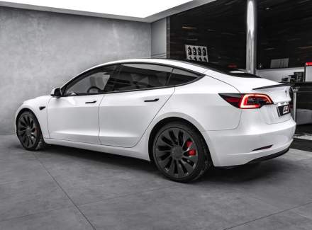 Tesla - Model 3
