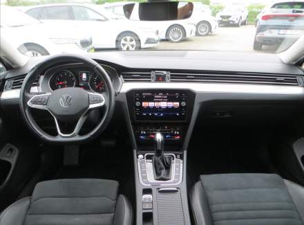 Volkswagen - Passat