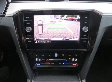 Volkswagen - Passat