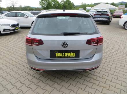 Volkswagen - Passat