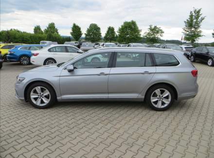 Volkswagen - Passat