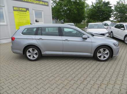 Volkswagen - Passat