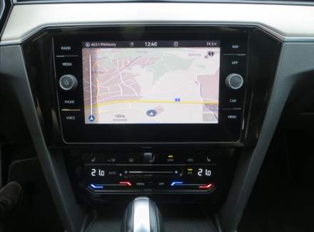 Volkswagen - Passat