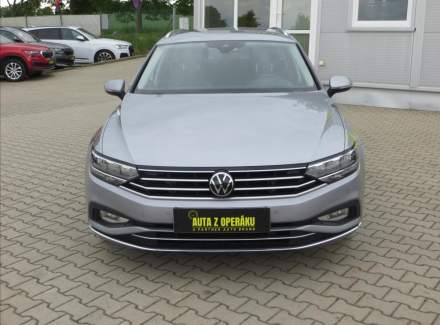 Volkswagen - Passat