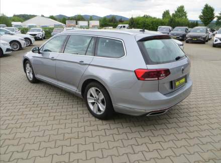 Volkswagen - Passat