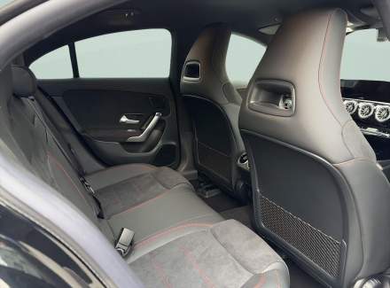 Mercedes-Benz - CLA