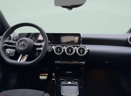 Mercedes-Benz - CLA