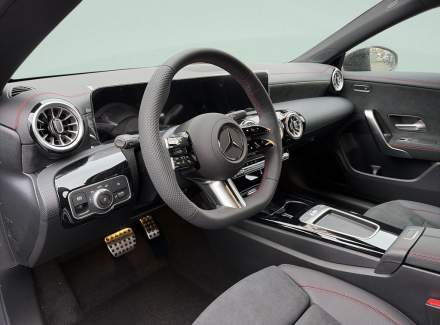 Mercedes-Benz - CLA