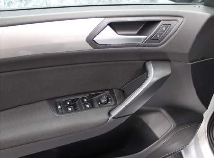 Volkswagen - Touran