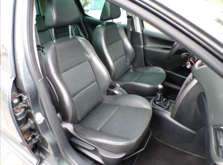 Peugeot - 207