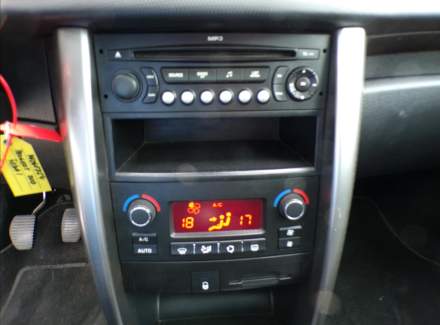Peugeot - 207