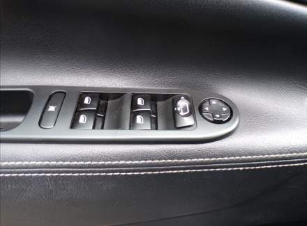 Peugeot - 207