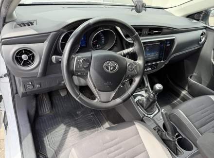 Toyota - Auris