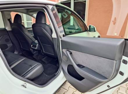 Tesla - Model Y