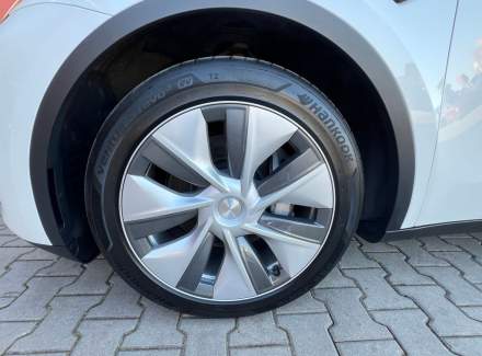 Tesla - Model Y