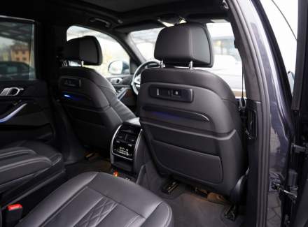 BMW - X7