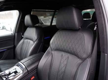 BMW - X7