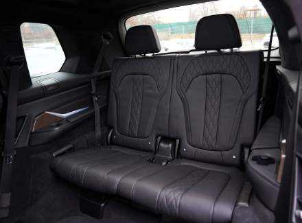 BMW - X7