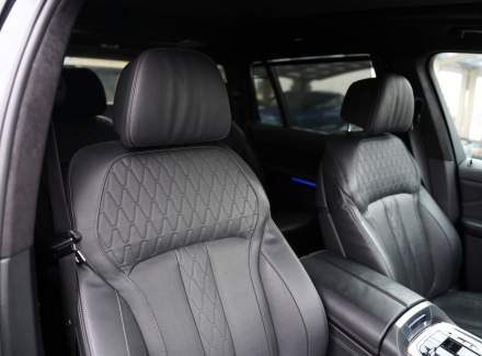 BMW - X7