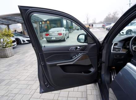 BMW - X7