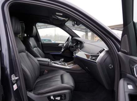 BMW - X7