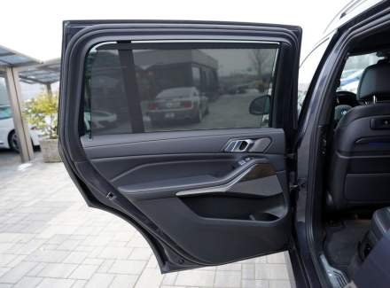 BMW - X7