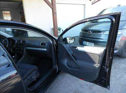 Volkswagen - Golf