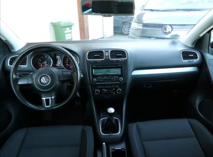 Volkswagen - Golf