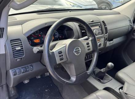 Nissan - Navara