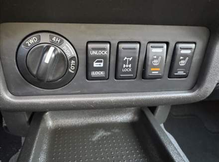 Nissan - Navara