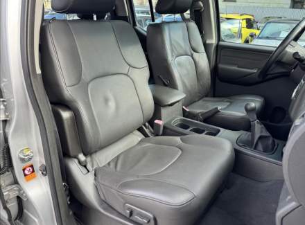 Nissan - Navara