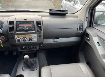 Nissan - Navara