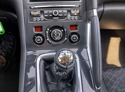 Peugeot - 3008