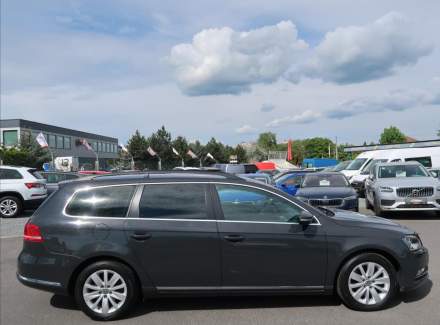 Volkswagen - Passat