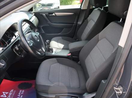 Volkswagen - Passat