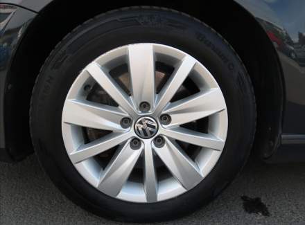 Volkswagen - Passat