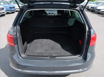 Volkswagen - Passat