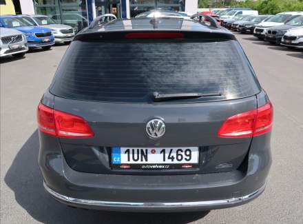 Volkswagen - Passat
