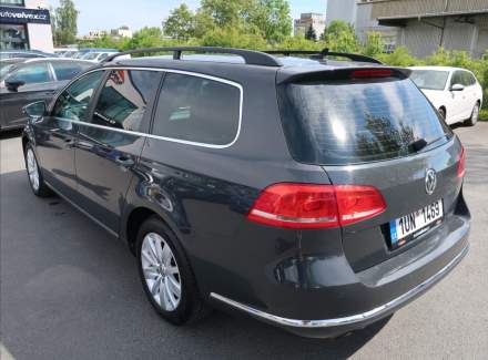 Volkswagen - Passat