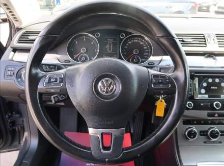 Volkswagen - Passat