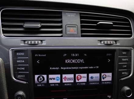 Volkswagen - Golf
