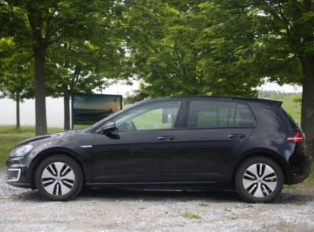 Volkswagen - Golf